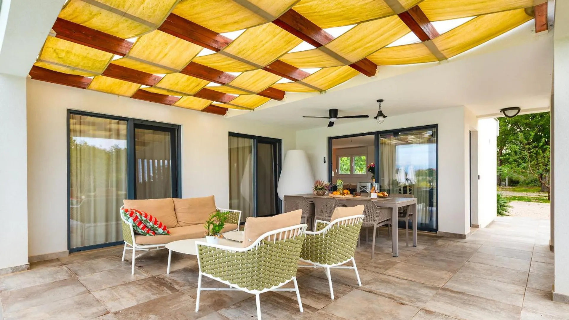 Villa Royal Green One Нин
